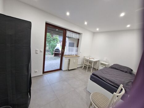 Monteurwohnung RoomWork24 – bis 6 Personen | Parkplatz Bild 3