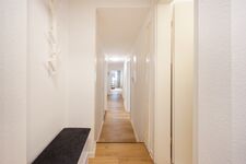 Flur beim Betreten der Wohnung 2