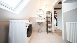 Waschtrockner im Bad