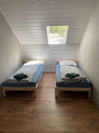 EMAS 8 / Whg. mit 2 Einzelbetten, WLAN, Küche, Waschmaschine