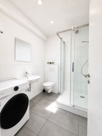 Workerslodge Krefeld für 2-30 Gäste mit Stellplatz & Balkon Bild 2
