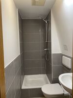 Zimmer und Wohnnugen in TOP LAGE! Bild 3