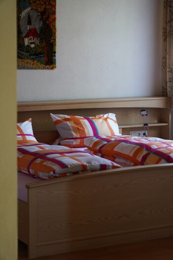 Schlafzimmer 1