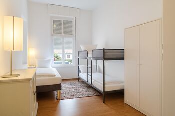 Monteurwohnung in denkmalgeschützter Villa | max. 8 Pers. Bild 1