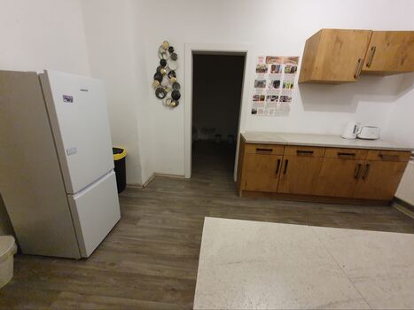 Kühlschrank und Waschmaschine inklusive