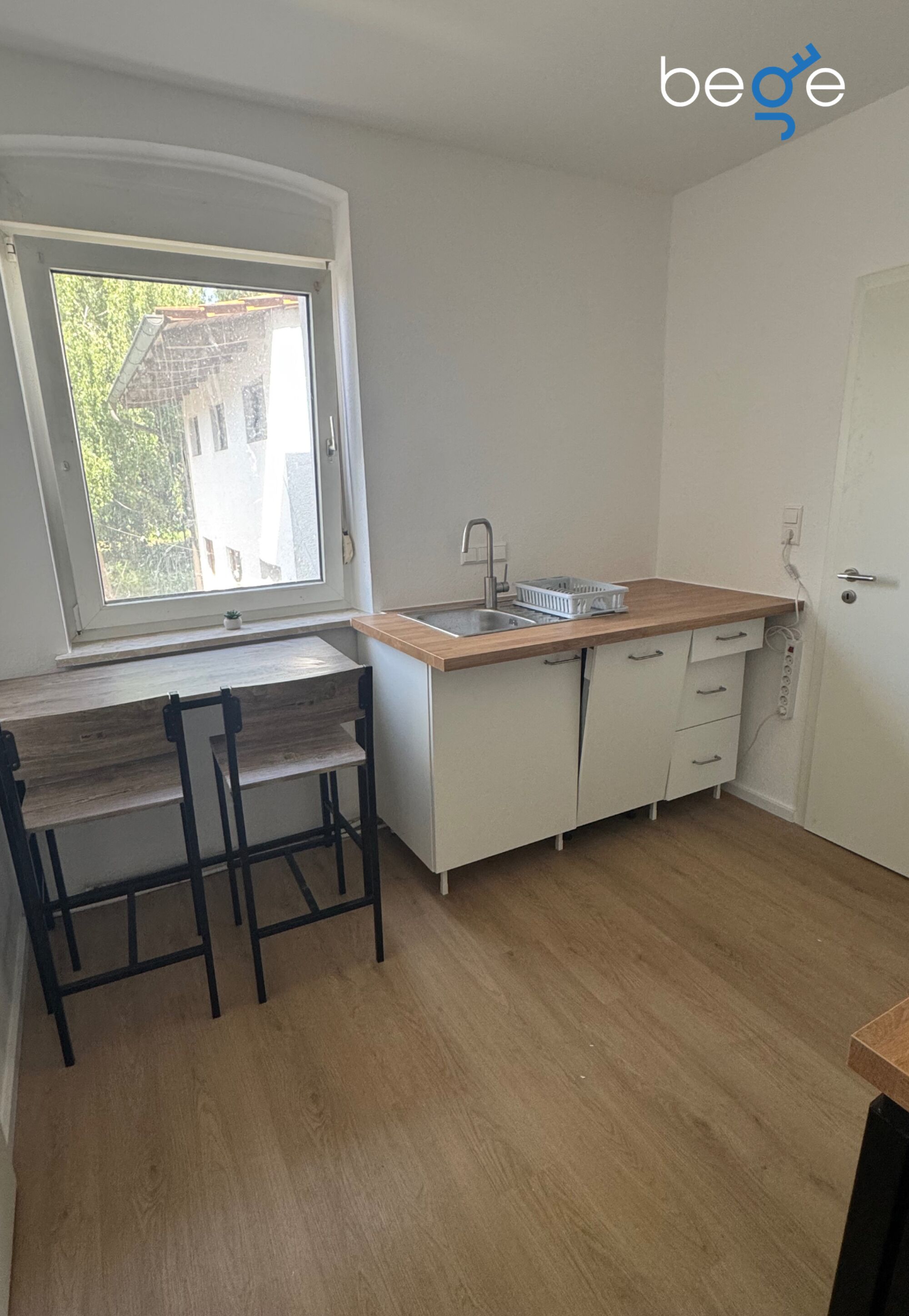 Voll ausgestattete Küche