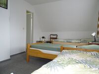 Whg. OG | Schlafzimmer mit 3 Einzelbetten