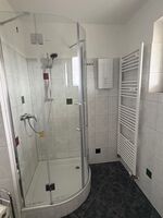 Monteurs Unterkunft über den Dächern der Stadt Bild 5