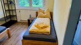 Schlafzimmer mit 2 Einzelbetten