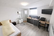 Einzelzimmer mit Dusche und Küche