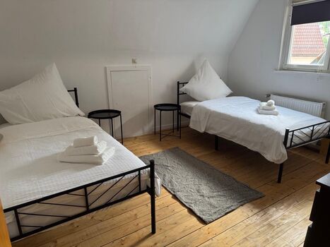 MB Homes Reutlingen (ganzes Haus) 4-8 Personen Langzeit Firmen.