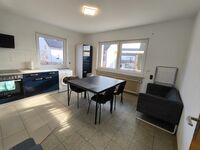 Große Wohnung, 2 Zimmer, Einzelbetten, Max. 5 Pers. Top Anbindung Bild 9