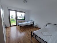 Große Wohnung, 3 Doppelzimmer Max. 7 Pers. Top Anbindung Bild 1