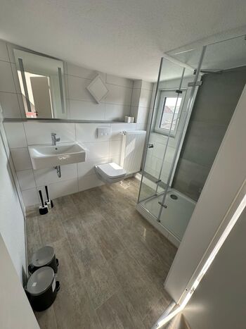 Modernes, neu saniertes Haus zur Vermietung – ideal für alle Bild 3