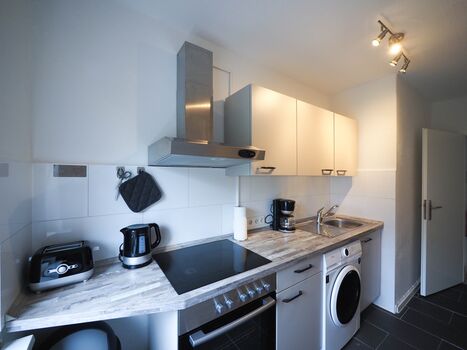 Monteurwohnung für 5 Personen – 1. OG, 5 Betten in Schwarzen Bild 4