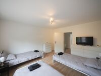 Monteurwohnung für 5 Personen – 1. OG, 5 Betten in Schwarzen Bild 2