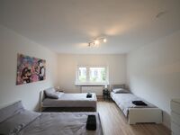 Monteurwohnung für 5 Personen – 1. OG, 5 Betten in Schwarzen Bild 5