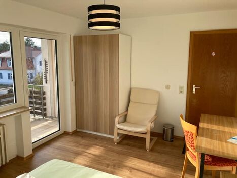 Monteurzimmer nahe A7 und A3 – kostenfreies Parken – WLAN – Küche Bild 2