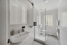 Frisch renoviert + modern eingerichtet 4 Zimmer Apartment Bild 10