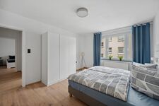 Frisch renoviert + modern eingerichtet 4 Zimmer Apartment Bild 9