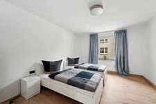 Frisch renoviert + modern eingerichtet 4 Zimmer Apartment Bild 13