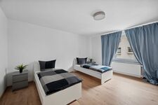 Frisch renoviert + modern eingerichtet 4 Zimmer Apartment Bild 14