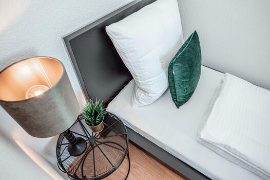SpaceStays Monteursapartment krefeld Küche Wifi ! Bild 5