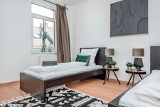 SpaceStays Monteursapartment krefeld Küche Wifi ! Bild 16