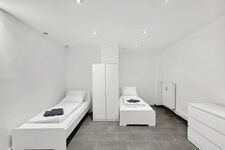 Schlafzimmer 6
