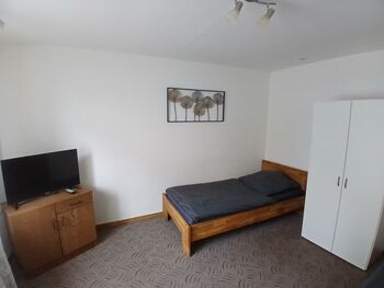 Monteurunterunkft , Monteurzimmer für 6-8 Personen