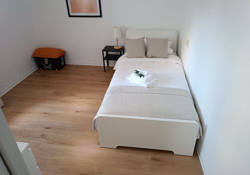 MB Homes Beuren (Single room)ganze Unterkunft für 4-6 Personen Bild 2