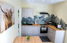 Moderne, vollausgestattete Küche