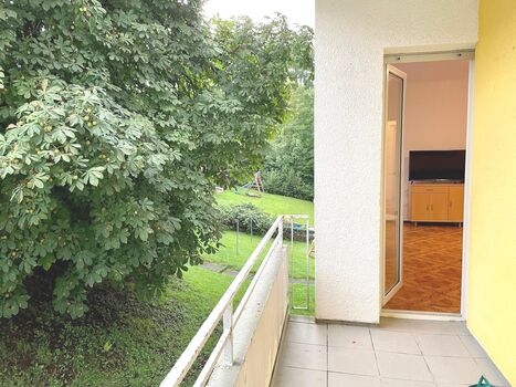 Balkon und Parkplätze | 3-12 Personen | Einzelzimmer möglich Bild 4