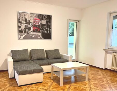 Balkon und Parkplätze | 3-12 Personen | Einzelzimmer möglich Bild 3