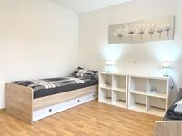 Balkon und Parkplätze | 3-12 Personen | Einzelzimmer möglich Zdjęcie 2