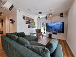 Schlafsofa (140 cm für 2 Personen) & 5.1 Surround-Heimkino
