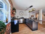 Große Küche mit Backofen, Spülmaschine & Induktionsherd