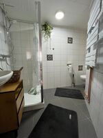 Fewo50 Dusche und WC