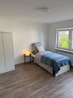 NEU: Erstbezug große Unterkunft 8 Personen und 5 Zimmer Zdjęcie 9
