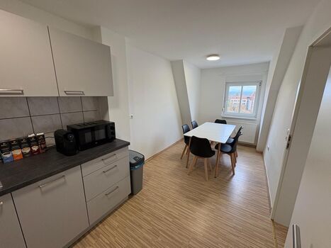 LETA Homes - Monteurzimmerwohnung - Einzigartige Lage Bild 2