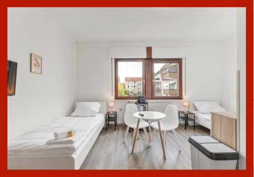 GÜNSTIGE Monteurzimmer in Heilbronn, Küche, Smart TV, WiFi