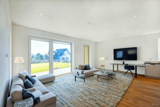 Monteurwohnung - WLAN, Parkplatz, Balkon – bis 12 Personen