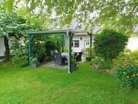 Raucherinsel im Garten mit BBQ