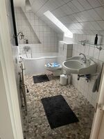 Ruhige 4-Zimmer-Wohnung mit Parkplatz Bild 3