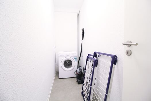 Große 5-Zimmer-Wohnung mit 2 Badezimmern Bild 2