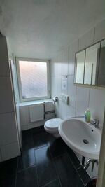 Haus - 9 Zimmer - 1-Bett-Zimmer - neues Bad Bild 5
