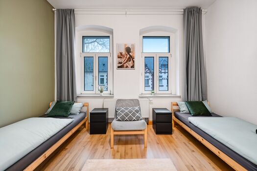 Monteurwohnung Duisburg | Bis 7 Personen | Einzelbetten | WLAN | Küche