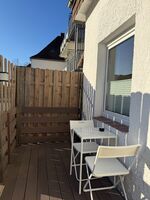 Balkon mit Sitzplatz und Aschenbecher