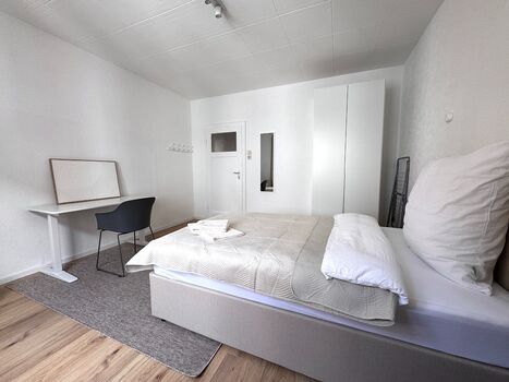 2 Wohnungen mit Einzelzimmern und 120cm Hotelbetten