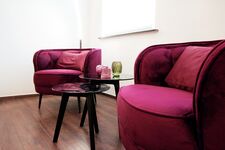 Schönes Apartment zentral gelegen ideal für Messe | Montage Bild 2